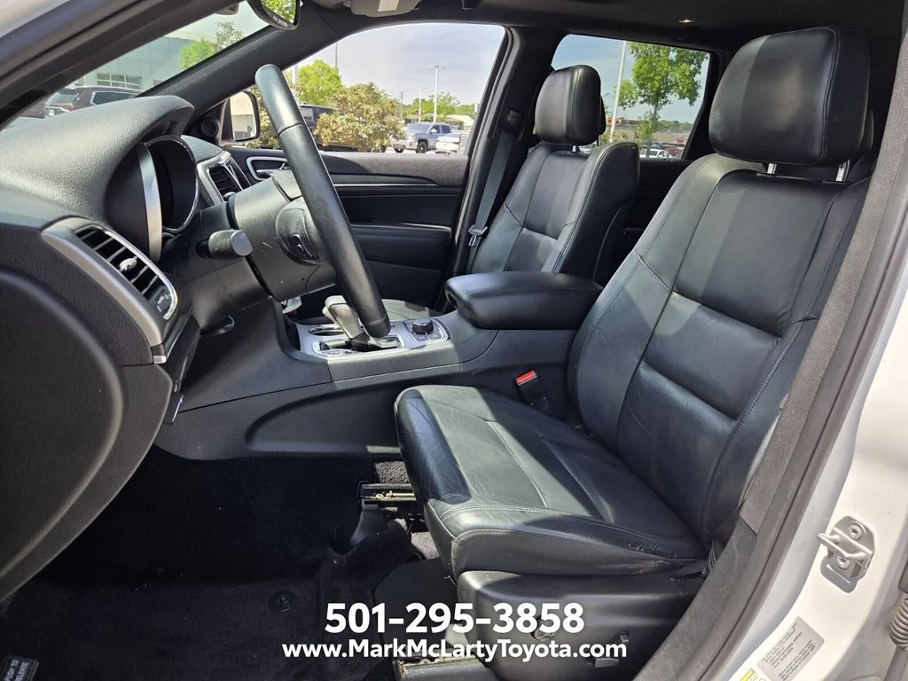 Used 2018 White Jeep Limited image 9