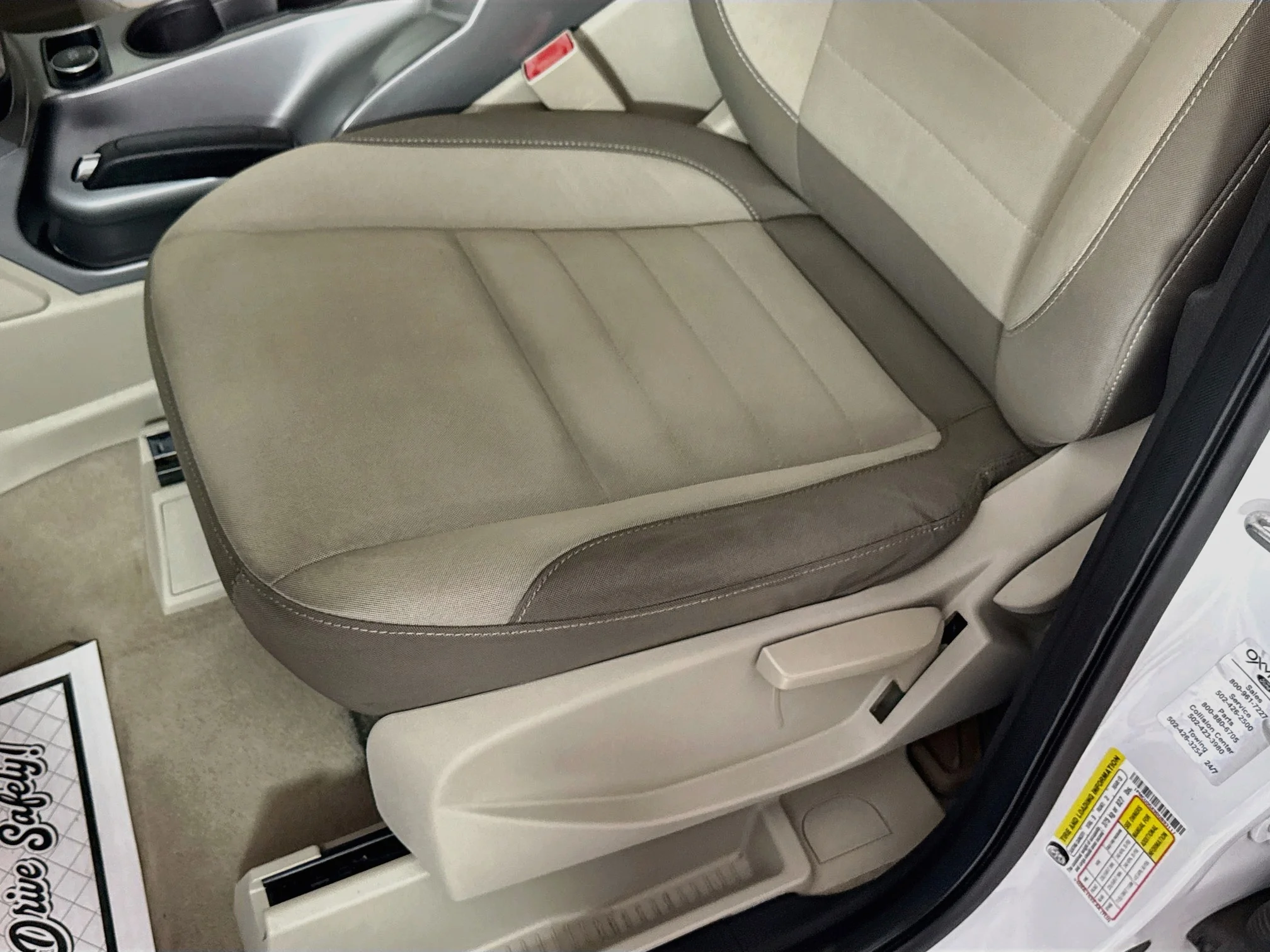 Used 2013 Oxford White Ford SE image 21