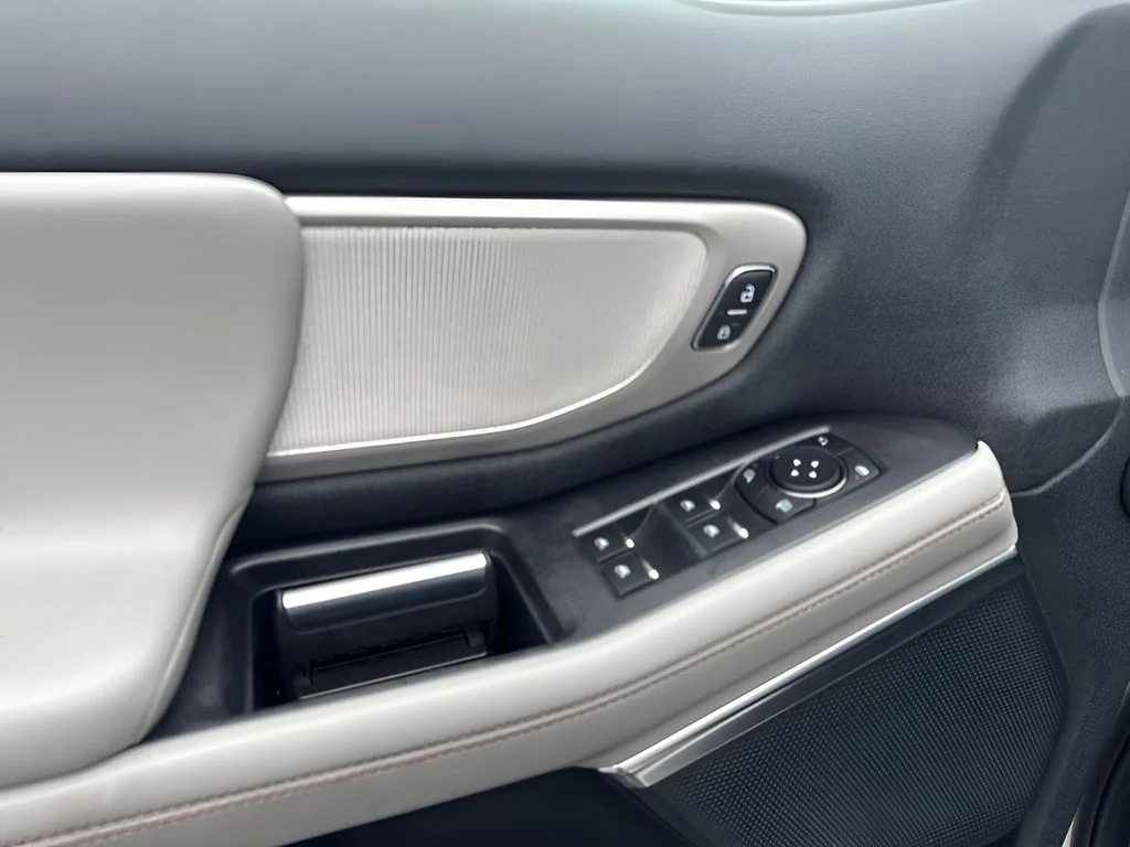 Used 2025 White Ford Active image 17
