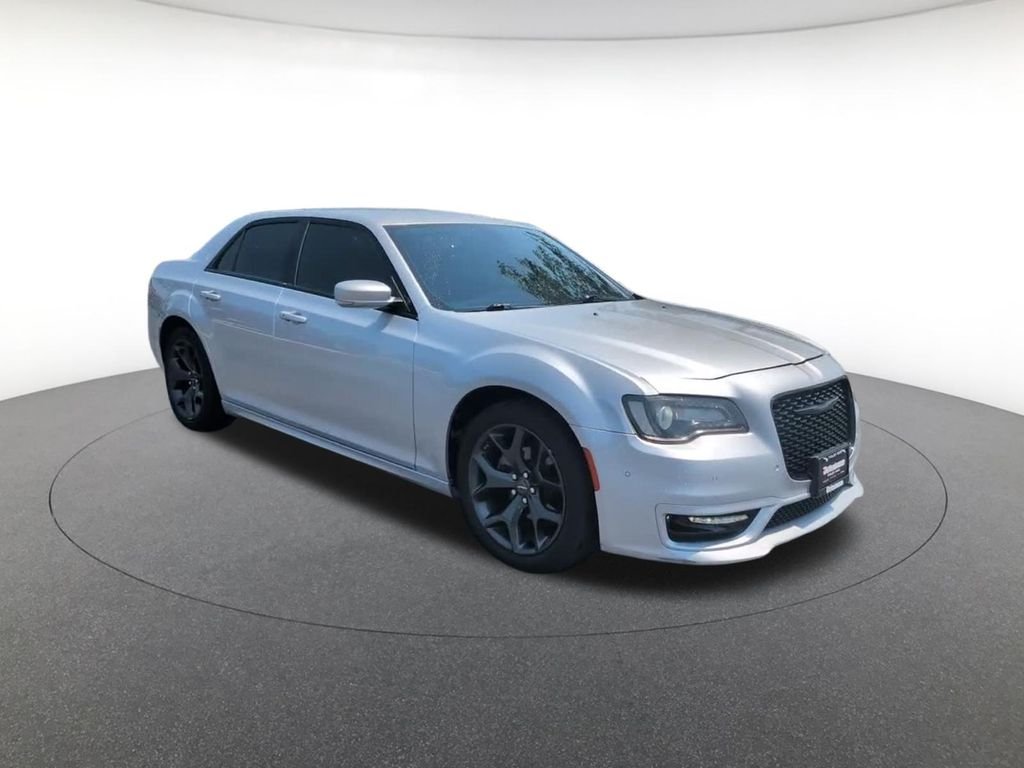 Certified Used 2022 Silver Mist Clearcoat Chrysler Touring image 3