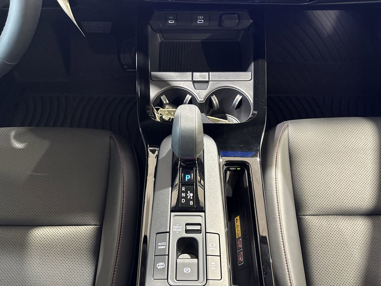 2026 Toyota Prius Plug-in Hybrid XSE - Photo 21