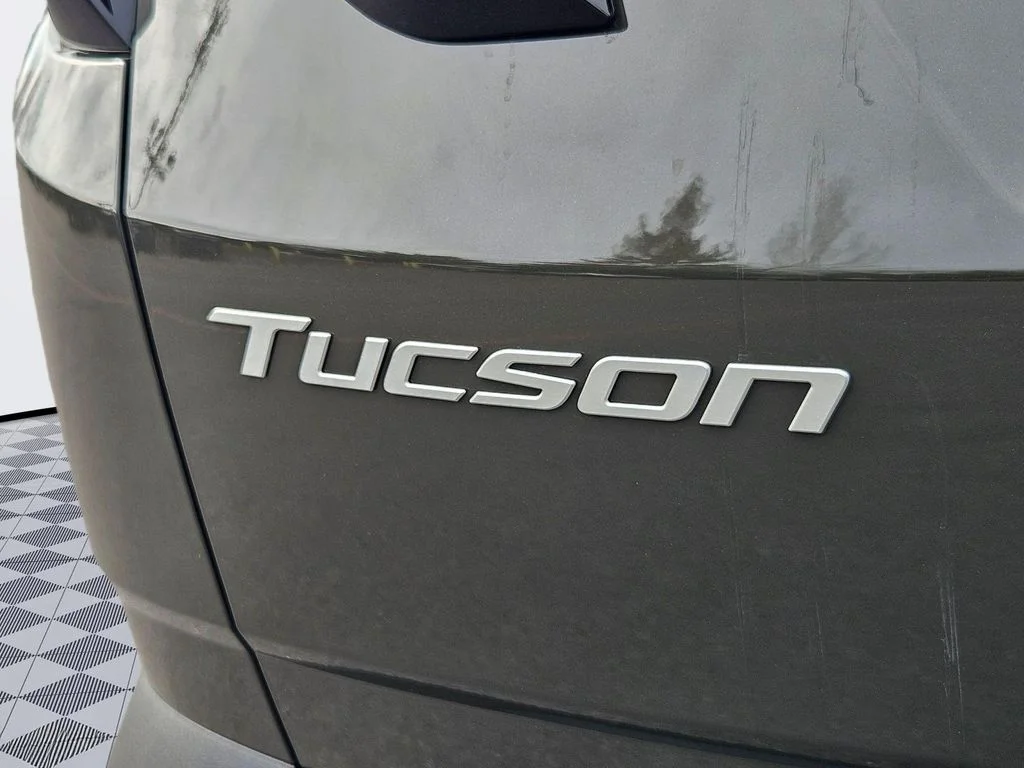 Used 2025 Rockwood Green Hyundai SE image 27