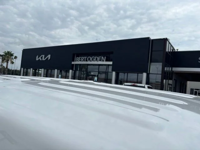 Used 2021 White Jeep Overland image 7
