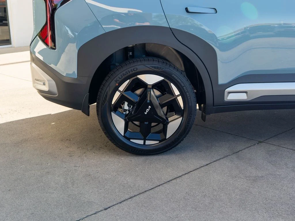 New 2027 Frost Blue Kia EX image 32