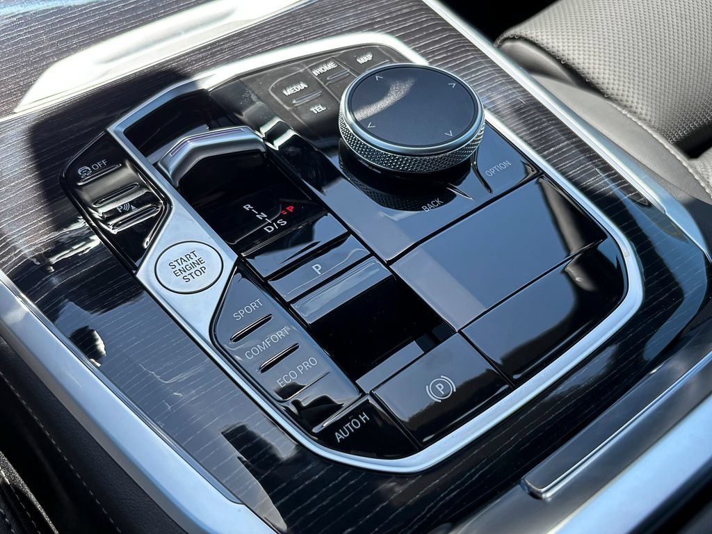 New 2026 Black Sapphire Metallic BMW sDrive40i image 9