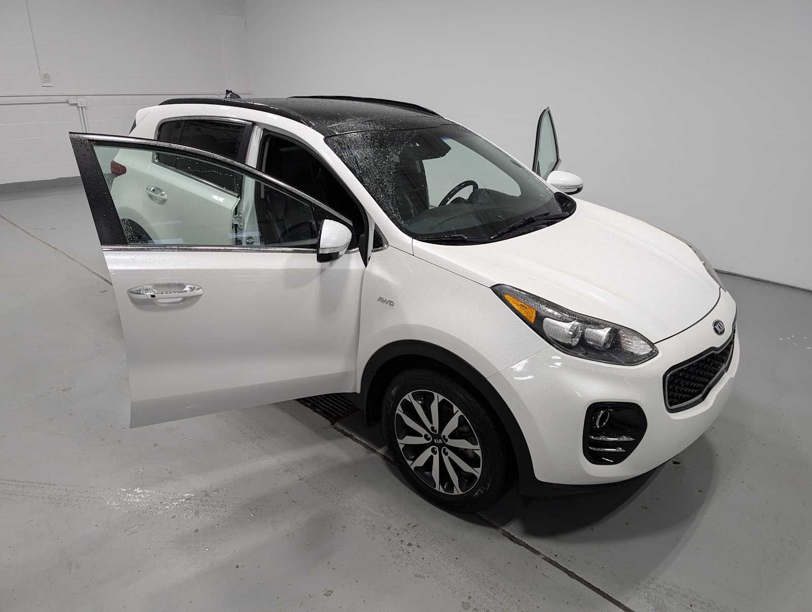 Used 2018 Snow White Pearl Kia EX image 16