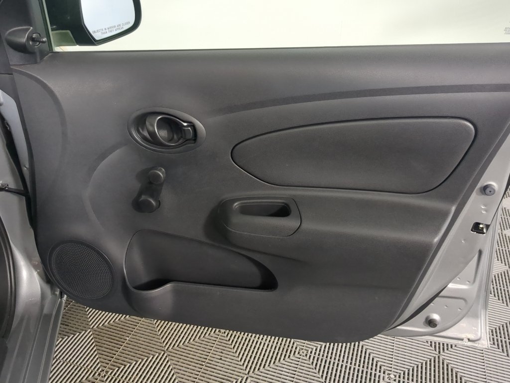 Used 2014 Magnetic Gray Nissan S image 20