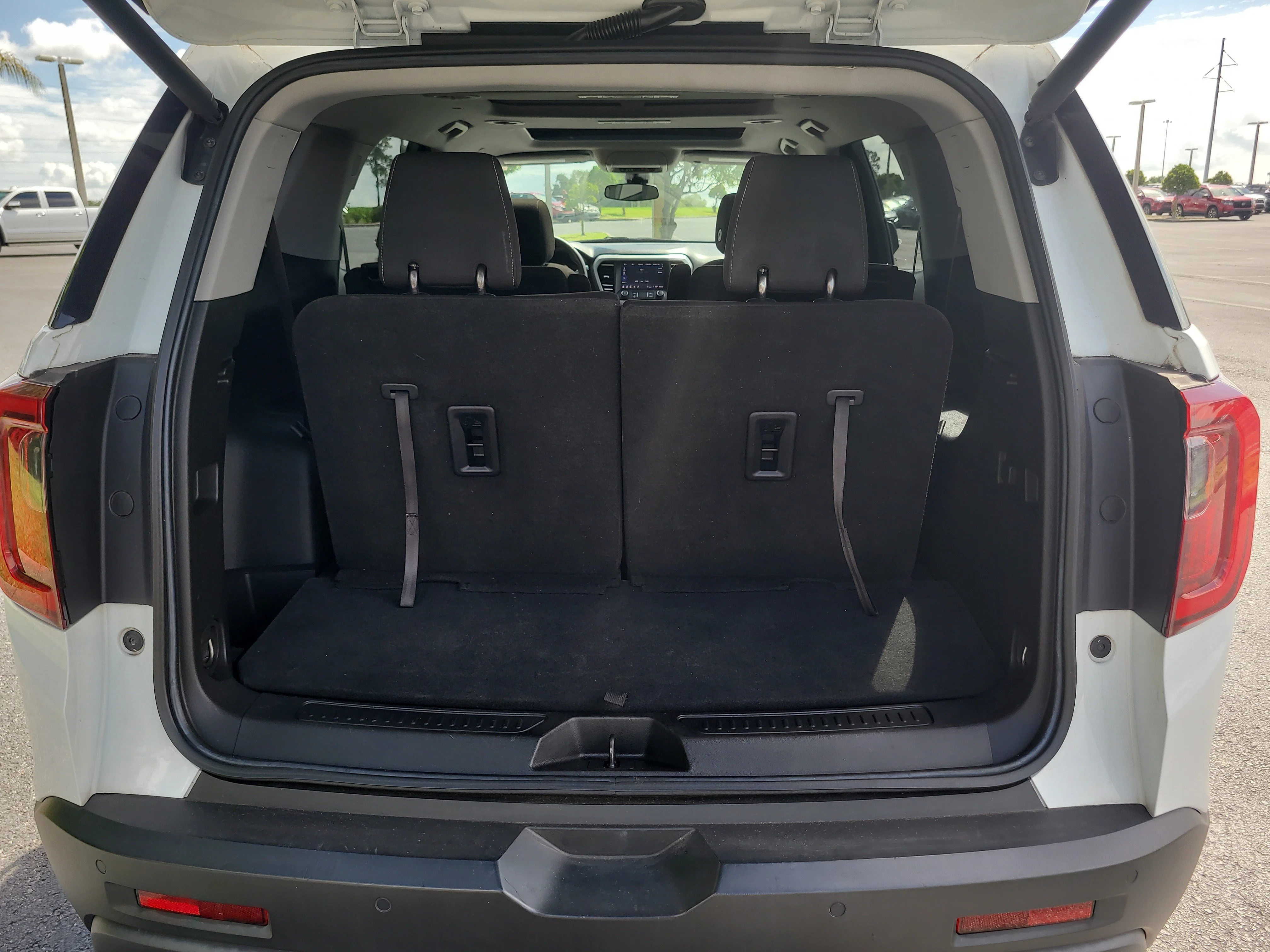 Used 2023 Summit White GMC SLE image 8