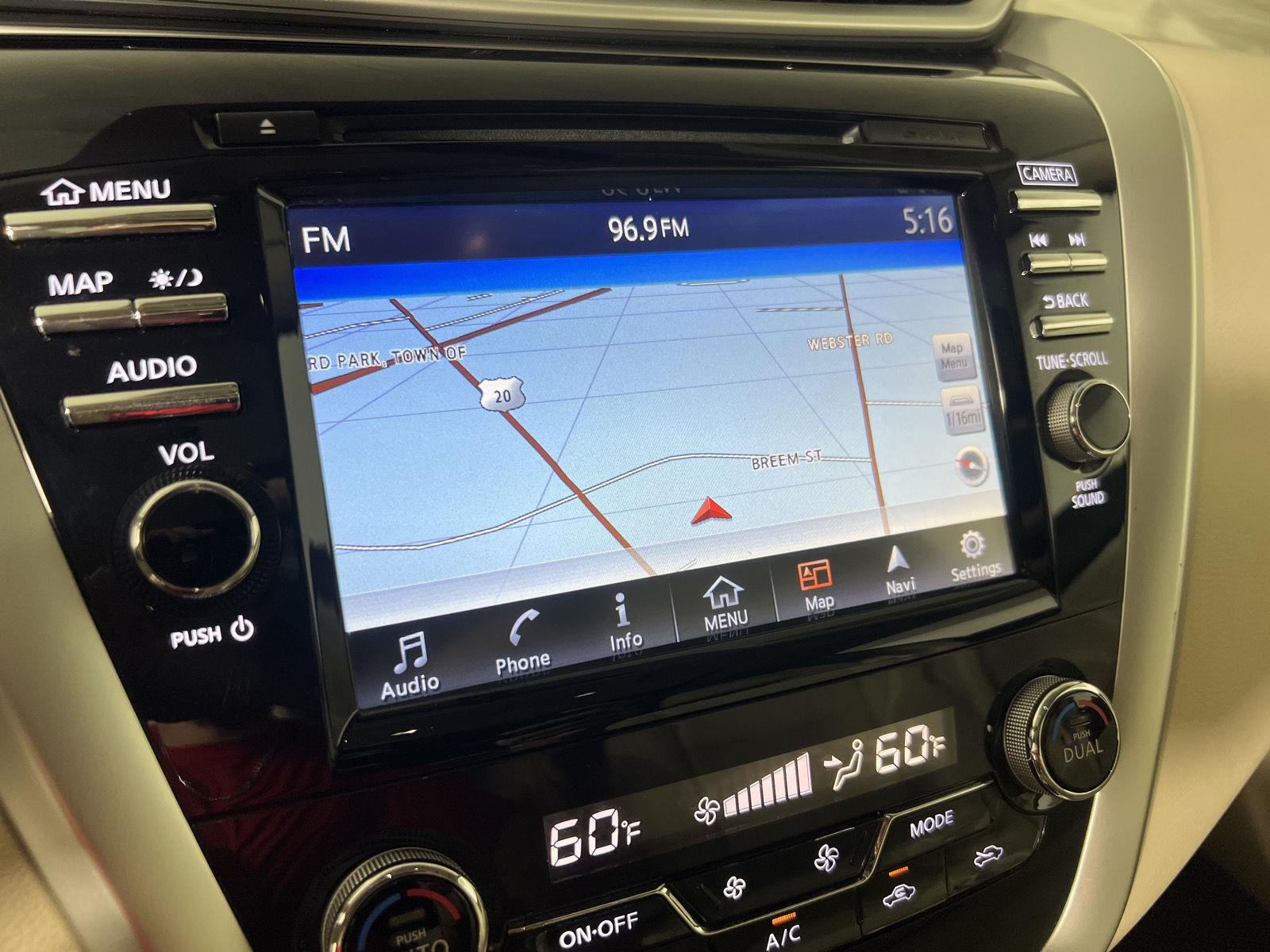 Used 2018 Pearl White Nissan SL image 21
