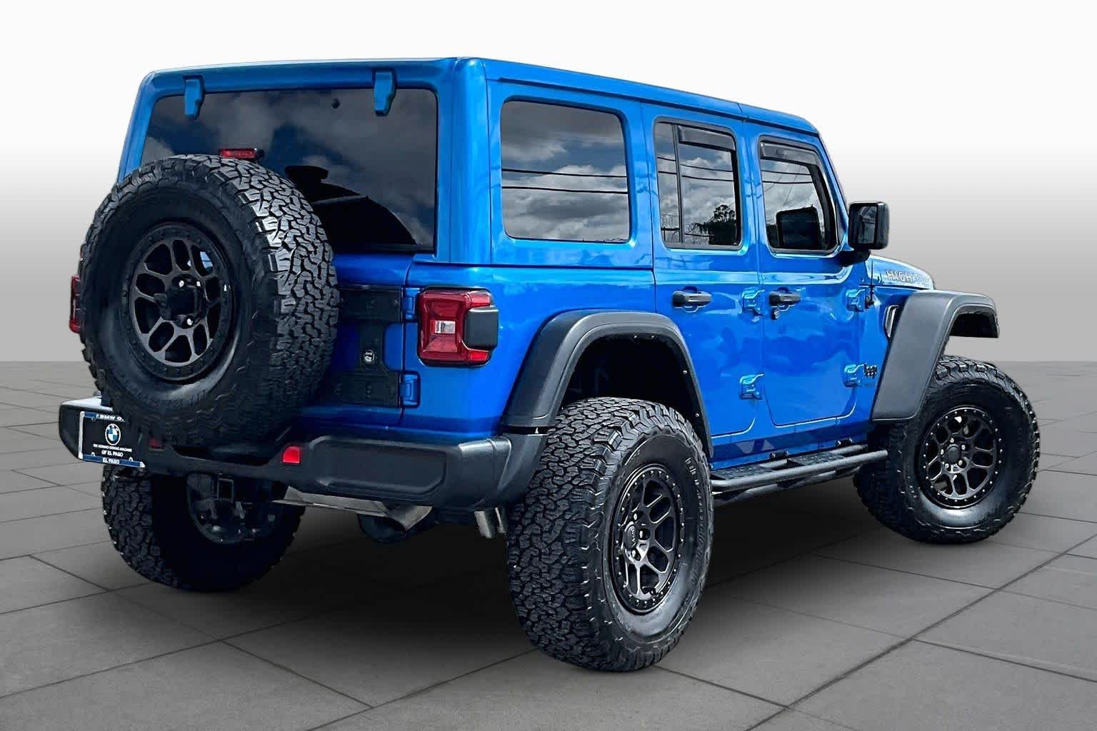 Used 2022 Hydro Blue Pearlcoat Jeep Unlimited High Tide image 12