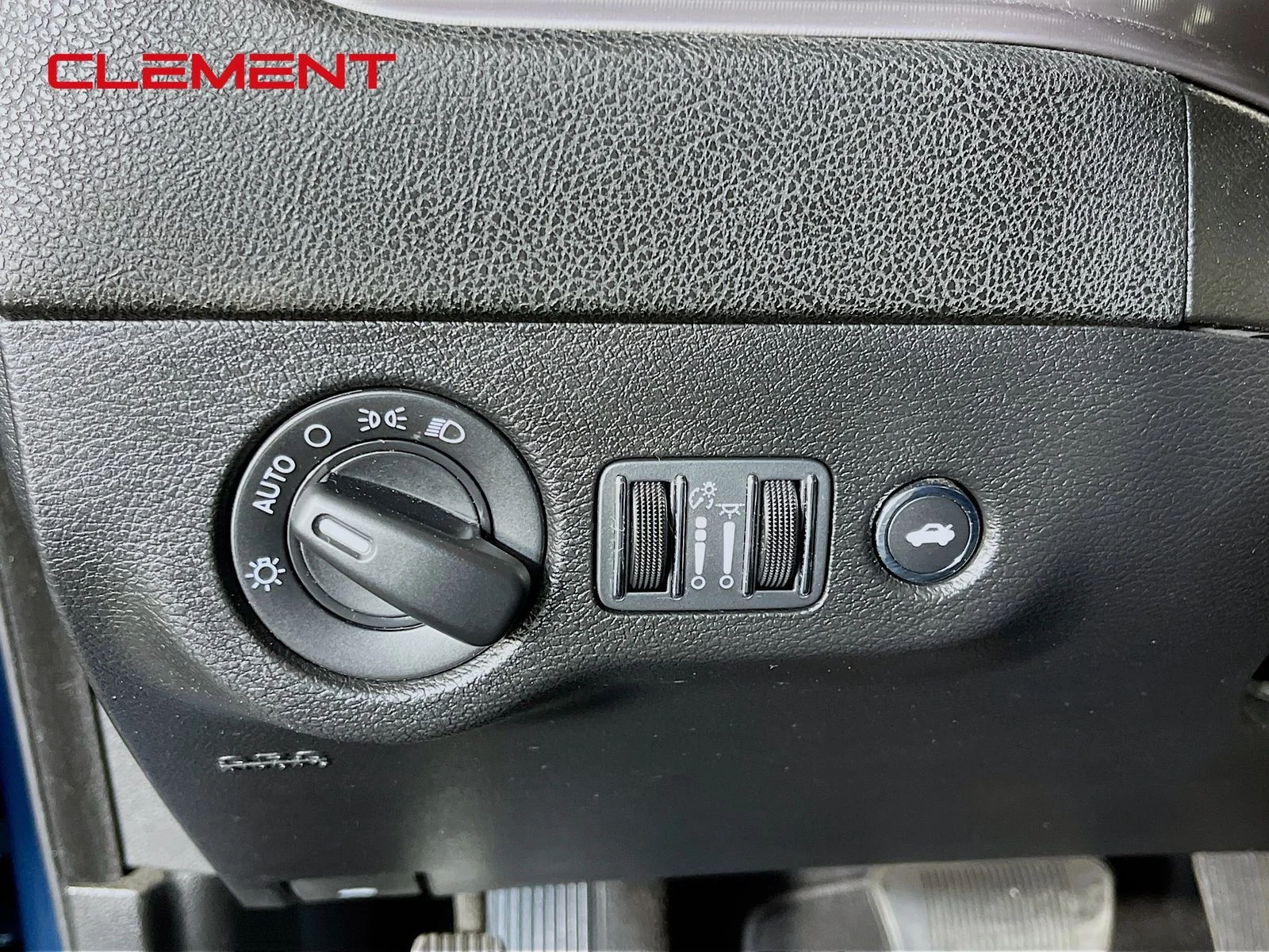 Used 2023 Blue Dodge SXT image 13