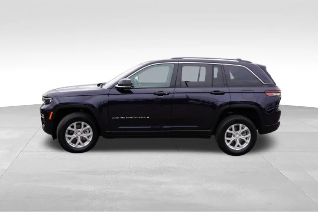 Certified Used 2023 Black Jeep Limited image 9