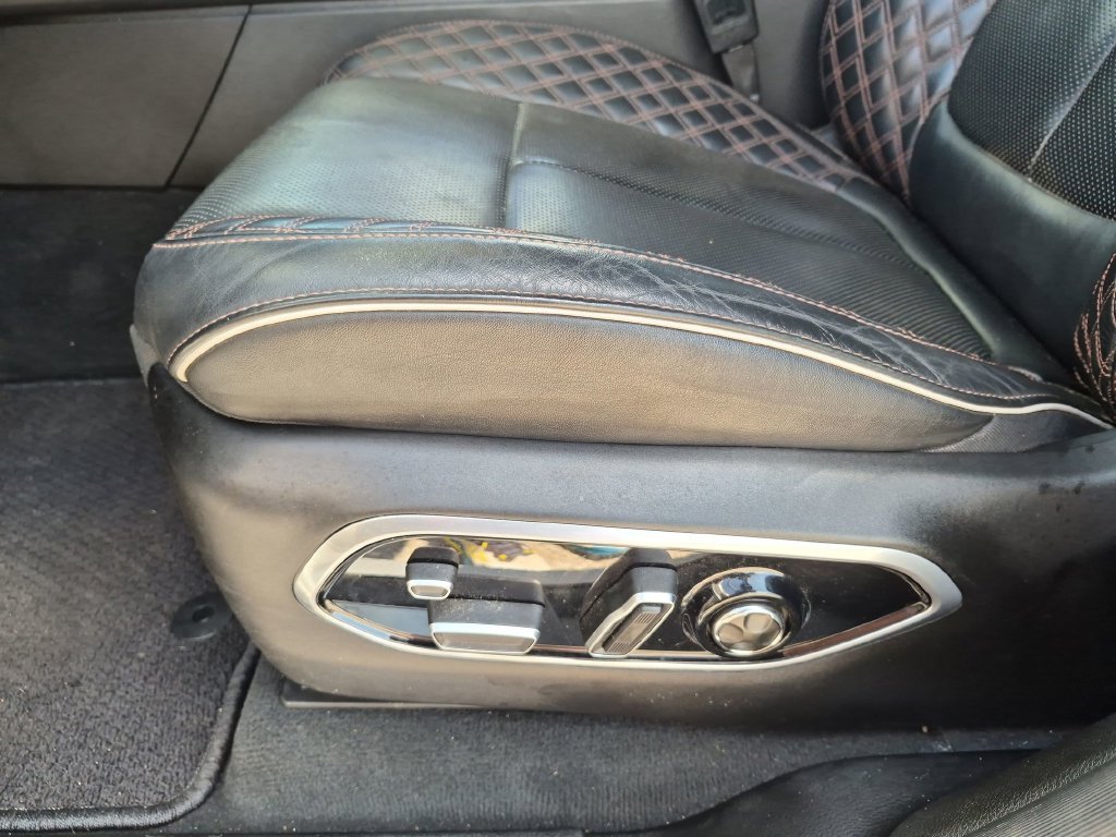 Used 2024 Silver Jeep Summit image 18