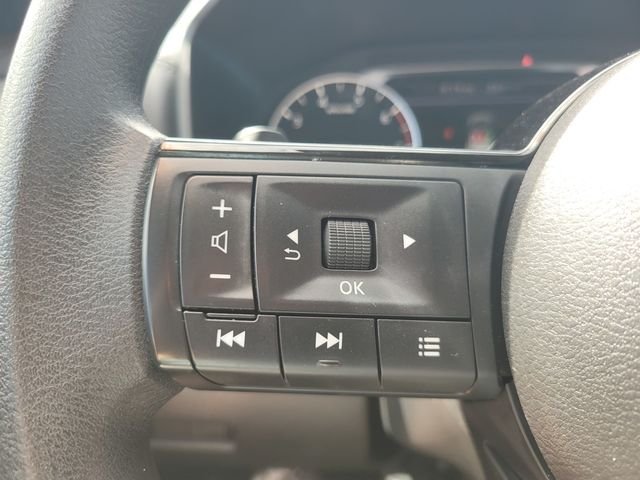 Used 2023 Silver Nissan SV image 28