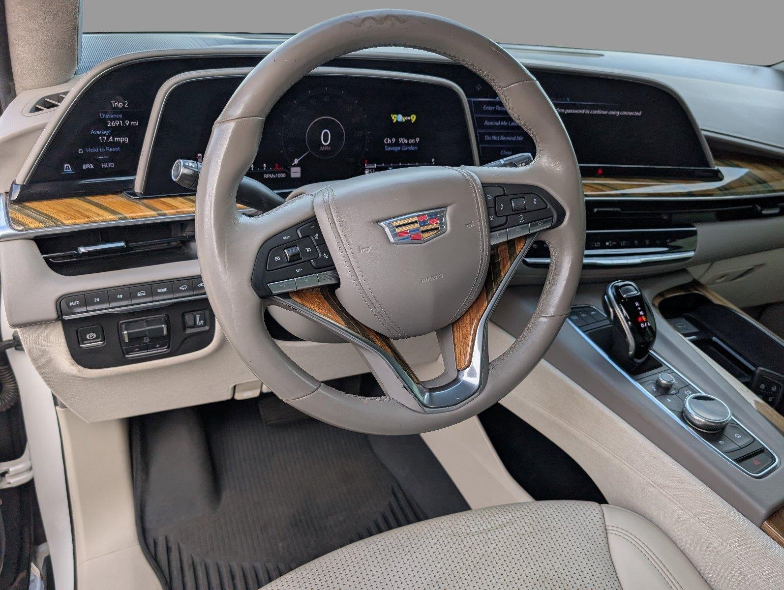 Used 2021 CRYSTAL WHITE TRICOAT Cadillac Premium Luxury Platinum image 4