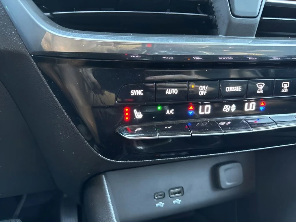 Used 2024 Cinnabar Metallic Buick Avenir image 20