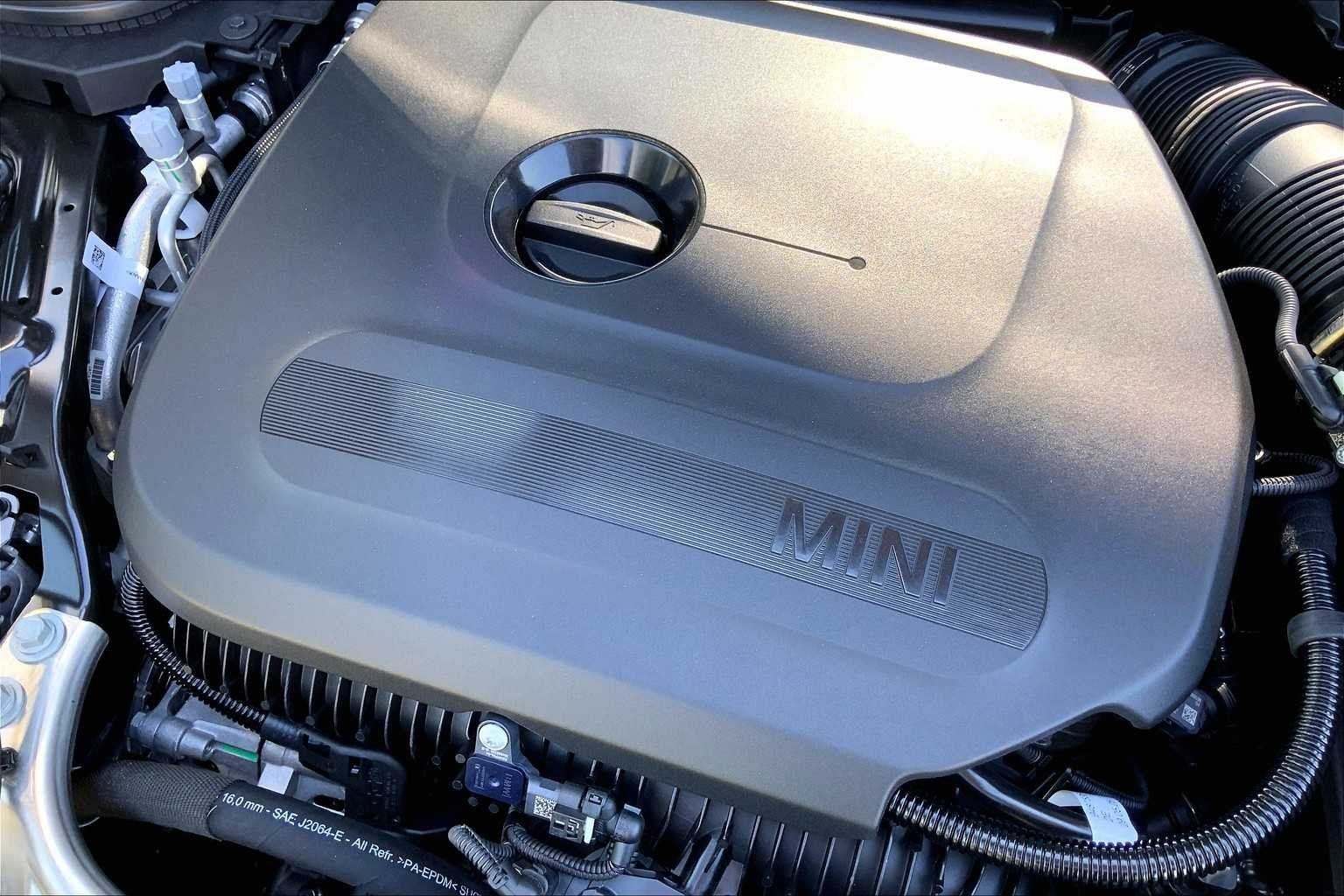 2026 MINI Hardtop 2 Door S - Photo 17