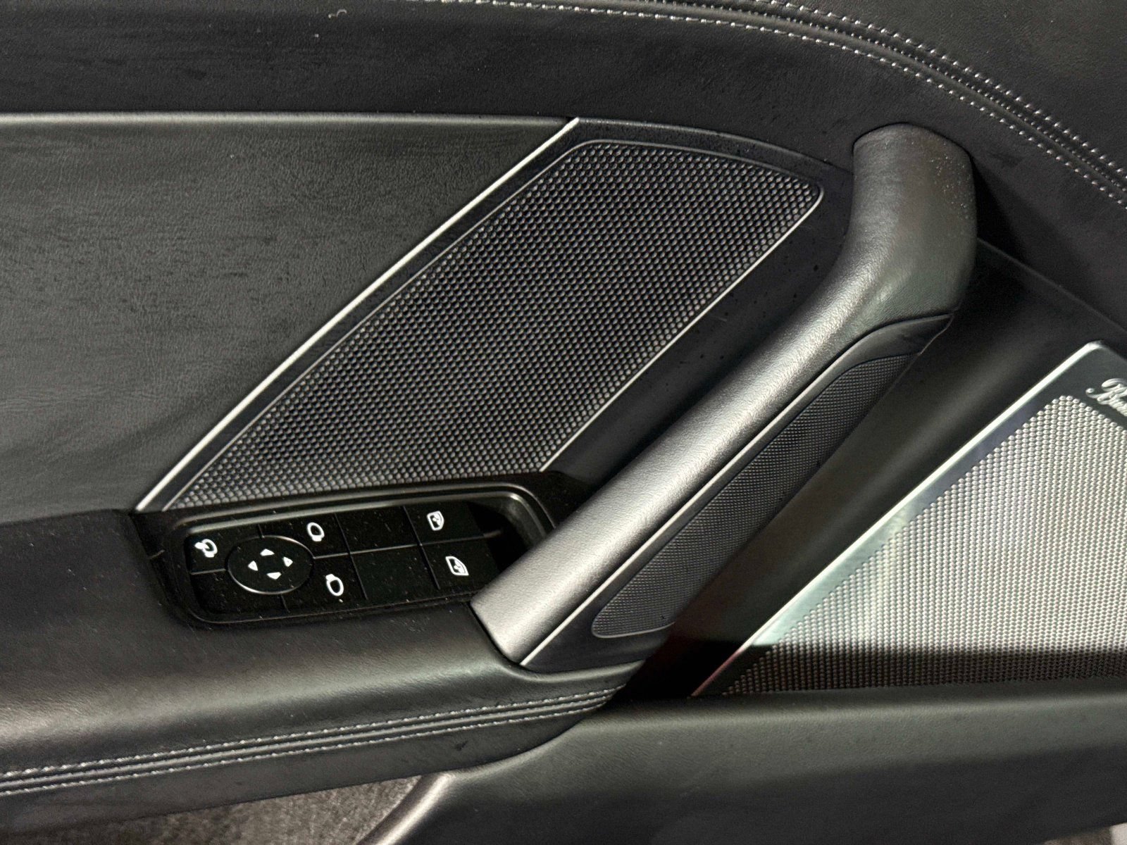 Used 2025  Porsche Targa 4 GTS image 33