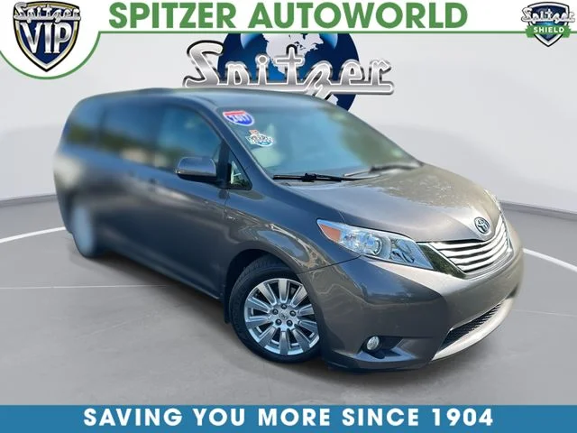 2017 Toyota Sienna XLE V6 AWD 7-Passenger's photo