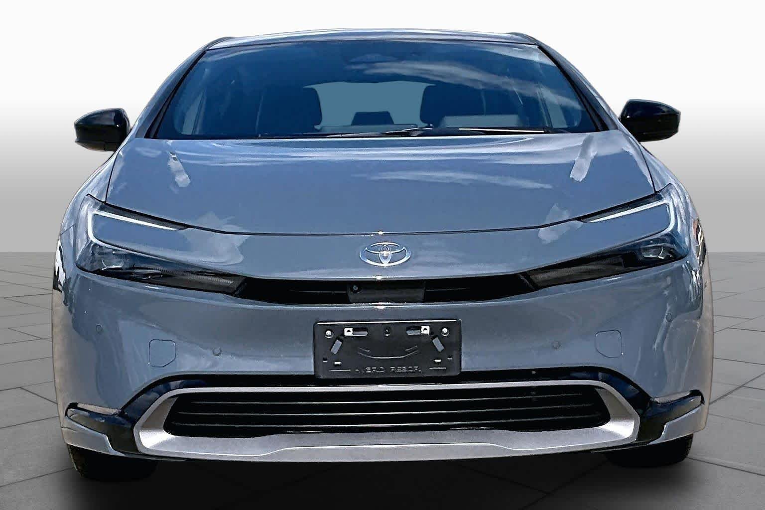 Used 2025 Guardian Gray Toyota Limited image 4