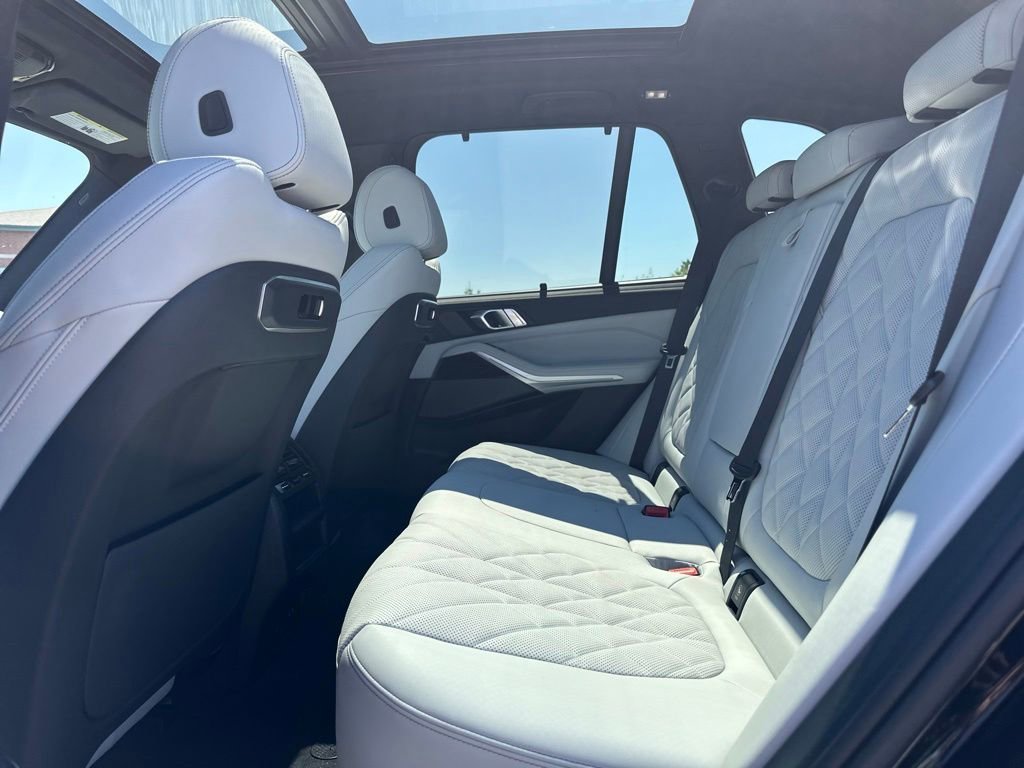 New 2026 Black Sapphire Metallic BMW xDrive40i image 20