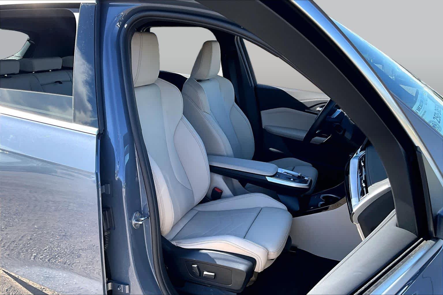 Certified Used 2025 Storm Bay Metallic BMW xDrive28i image 8