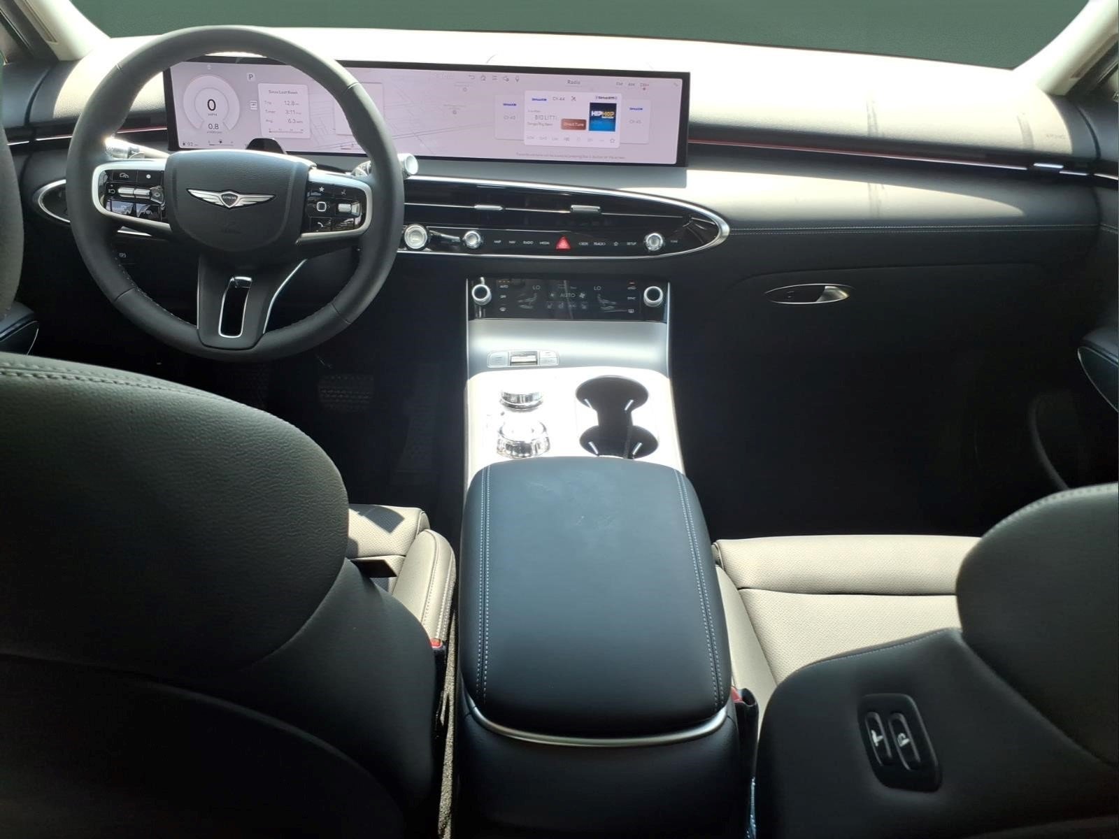 New 2027 White Genesis 2.5T Select image 12