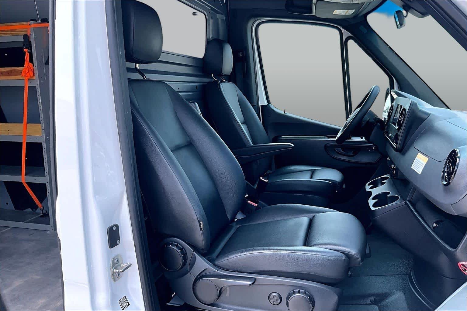 Used 2024 Arctic White Mercedes-Benz  image 9