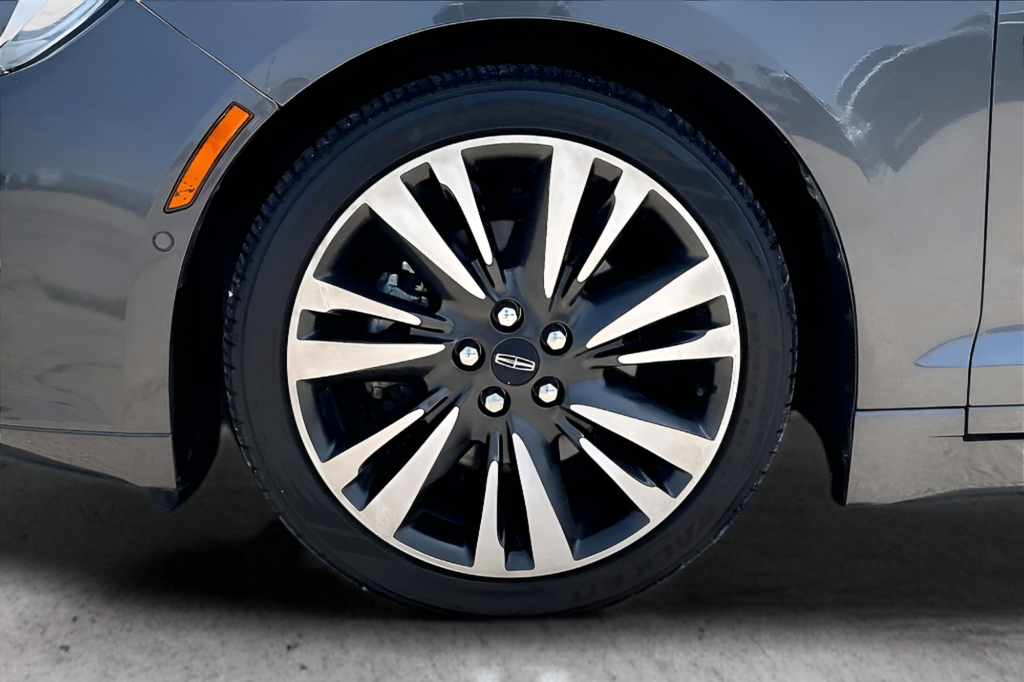 Used 2019 Gray Lincoln Reserve image 35