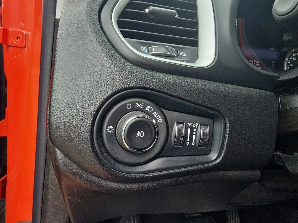 Used 2021 Orange Jeep Latitude image 15