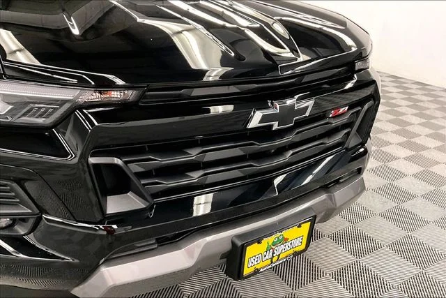 Used 2024 Black Chevrolet Z71 image 32