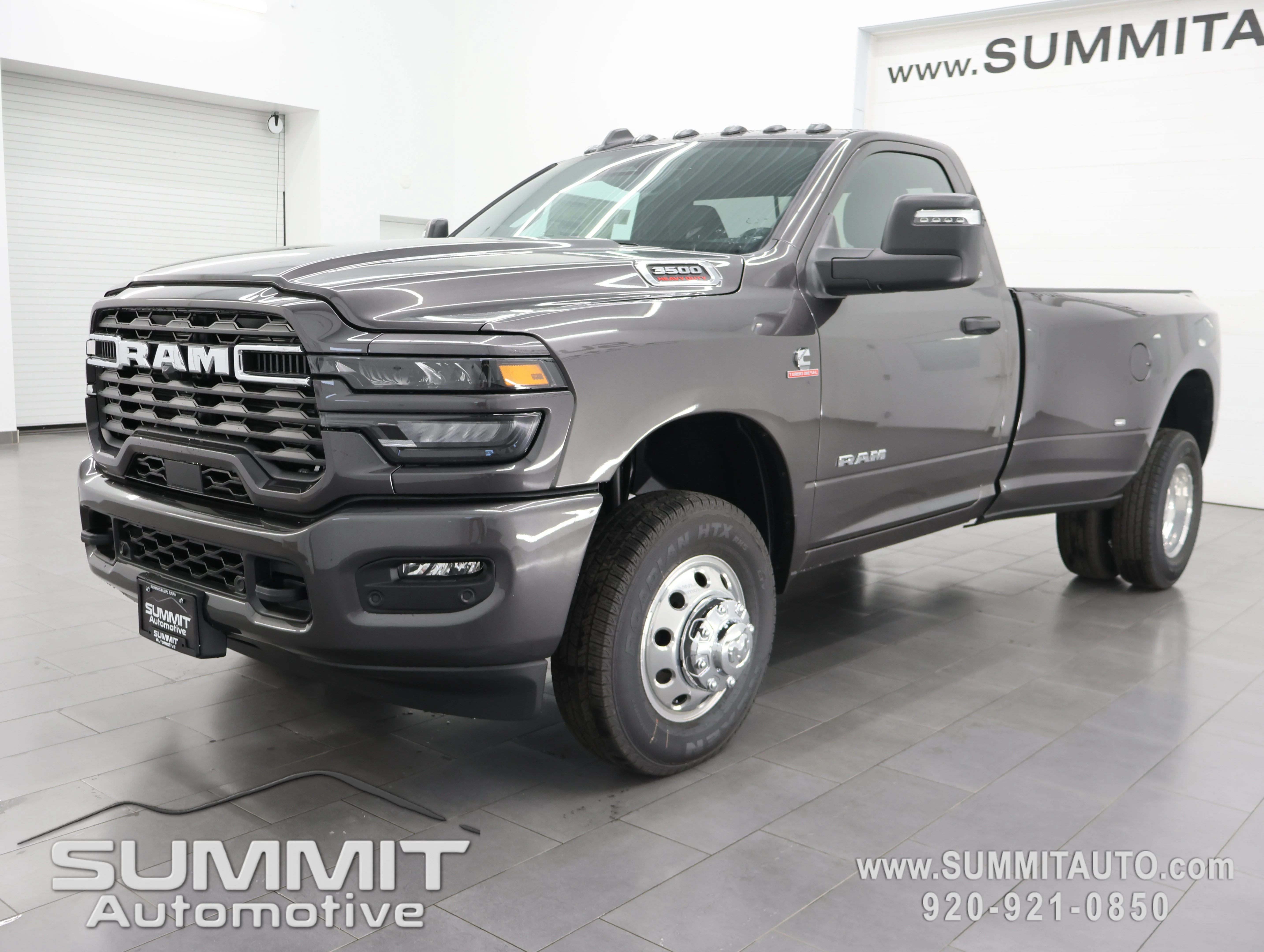 New 2026 Granite Crystal Metallic Clear-Coat Exterior Paint RAM Big Horn image 7