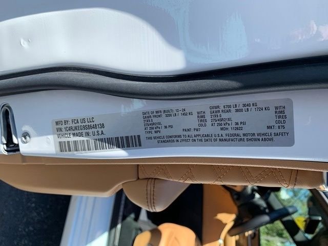 Used 2025 White Jeep Summit image 24
