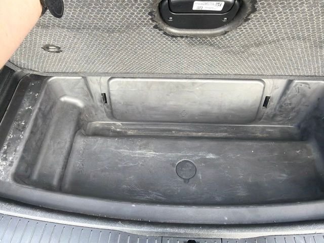 Used 2022 White Jeep Laredo image 12