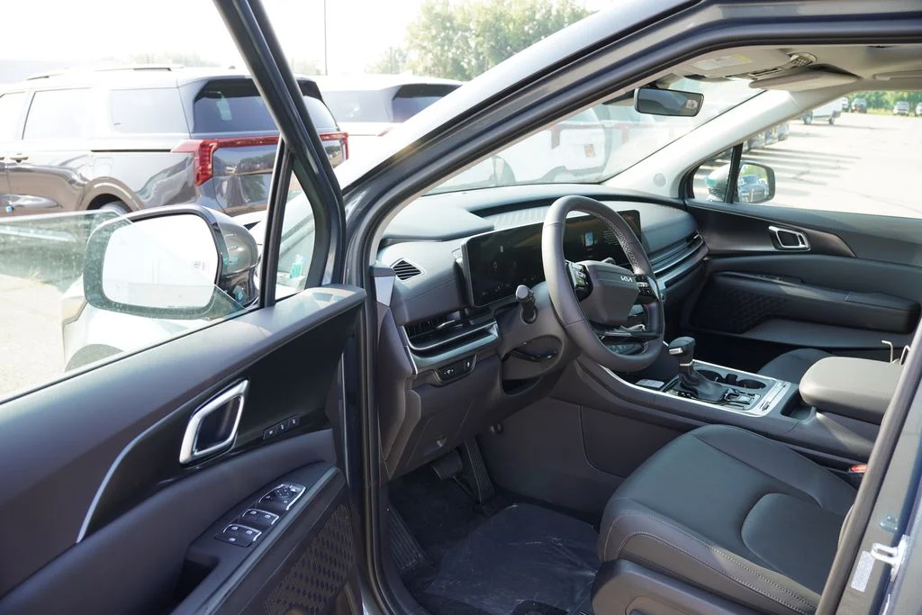 2027 Kia Carnival SX - Photo 10