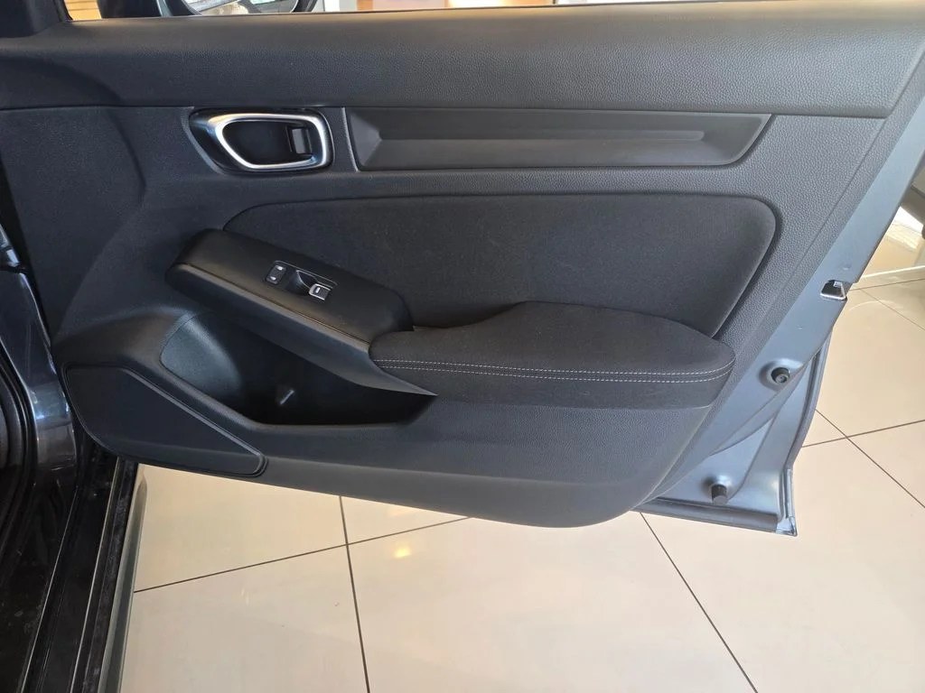 2025 Honda Civic Hatchback Sport - Photo 19