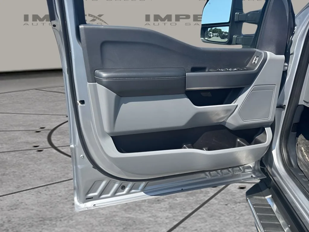Used 2024 Silver Ford XLT image 23