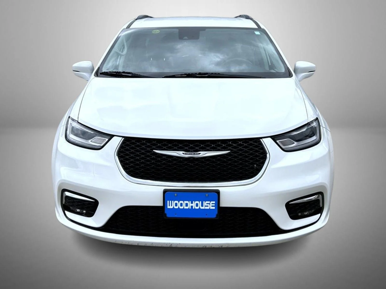 Used 2022 White Chrysler Touring L image 2