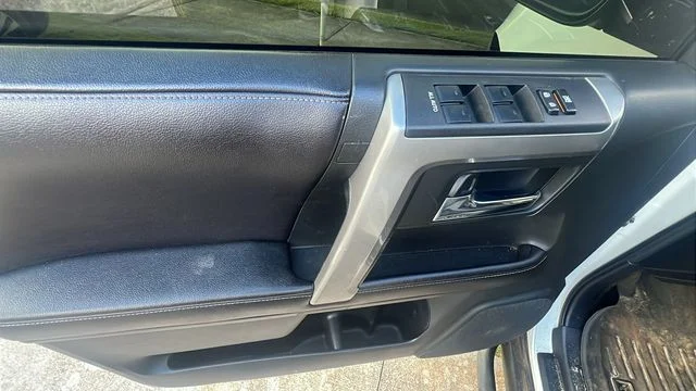Used 2017 White Toyota SR5 image 16