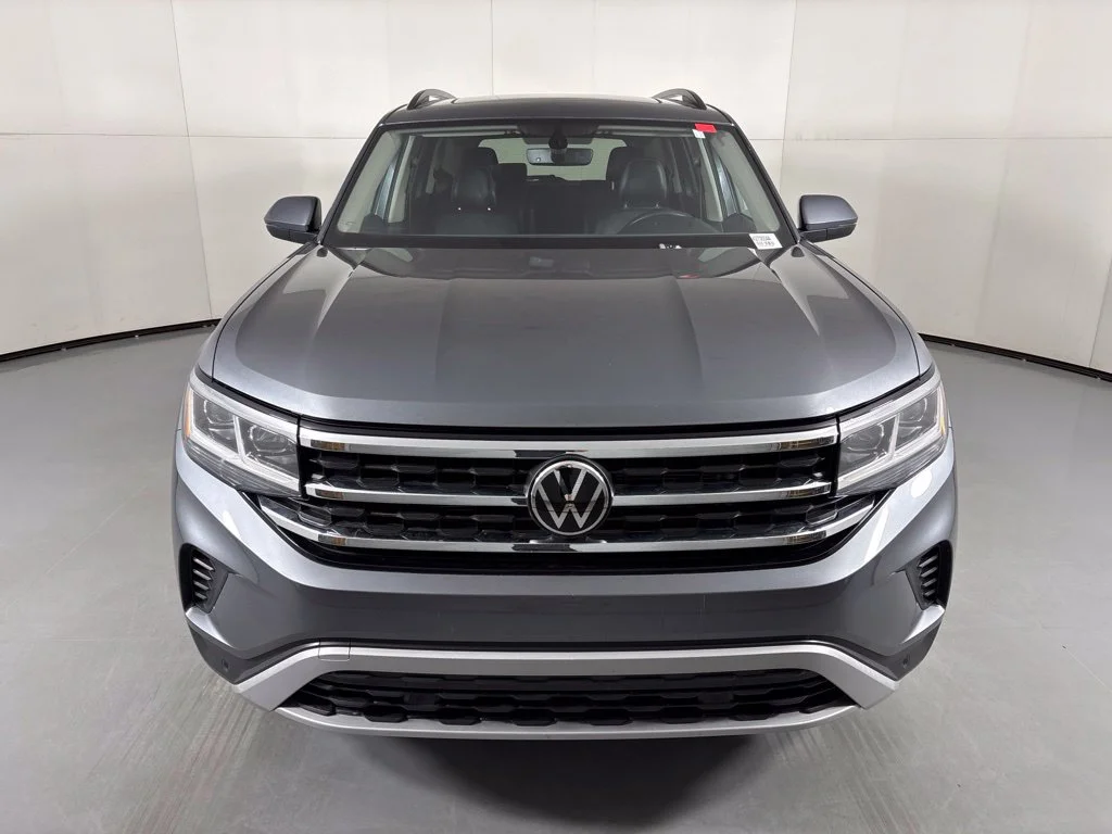Used 2023 Gray Volkswagen 3.6L V6 SE w/Technology image 3