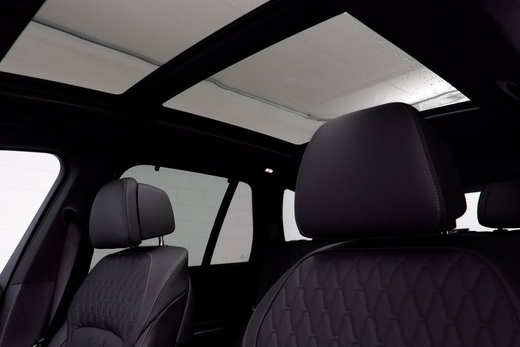 2026 BMW X5 M60i - Photo 14