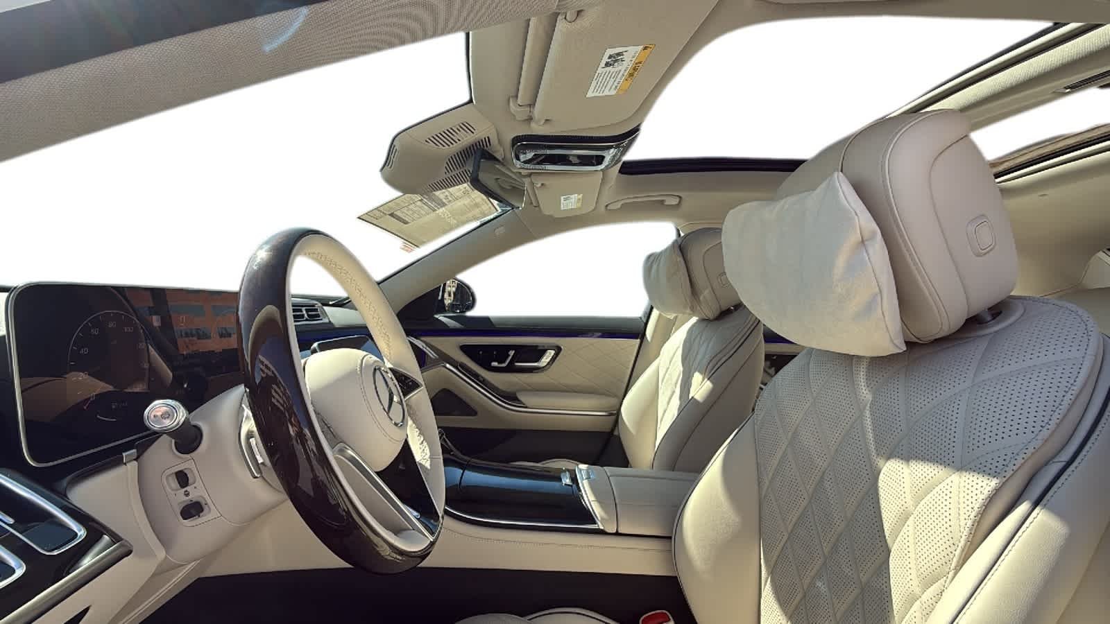 New 2026 MANUFAKTUR Moonlight White Metallic Mercedes-Benz S 580 image 4