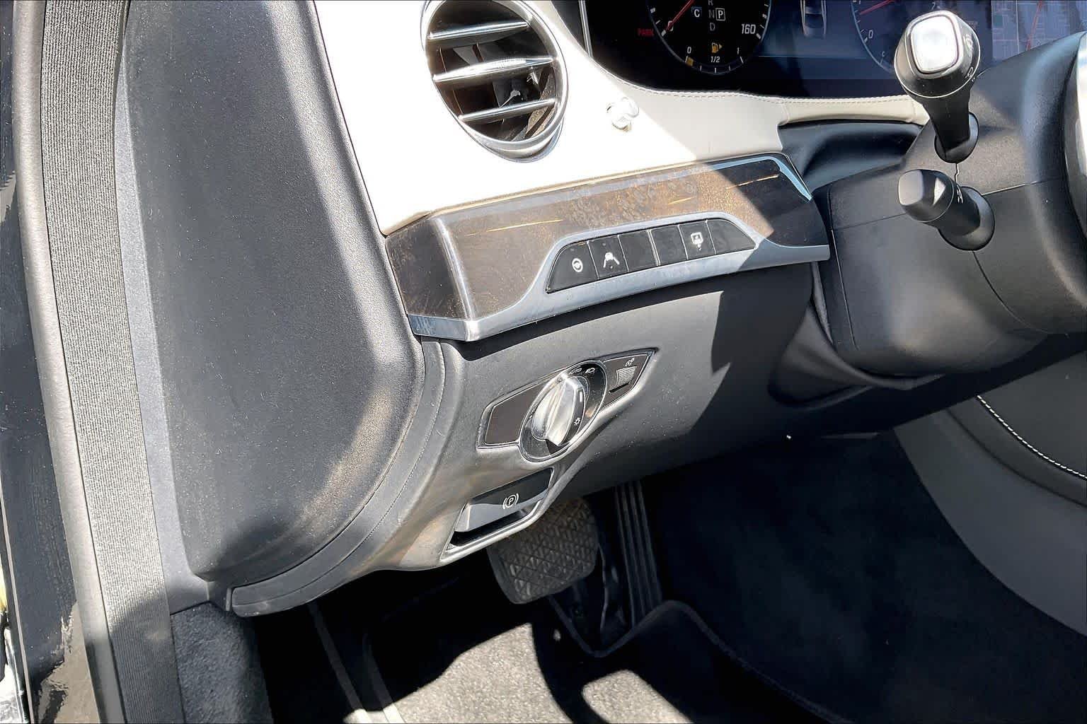 Used 2018 Black Mercedes-Benz S 560 image 33