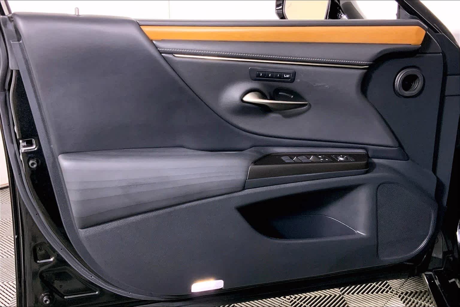 Used 2019 Caviar Lexus Luxury image 21