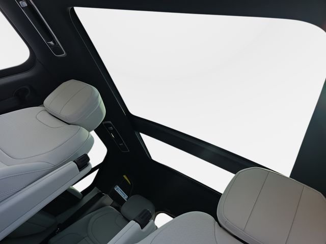 New 2026 Giola Green Land Rover SE image 20