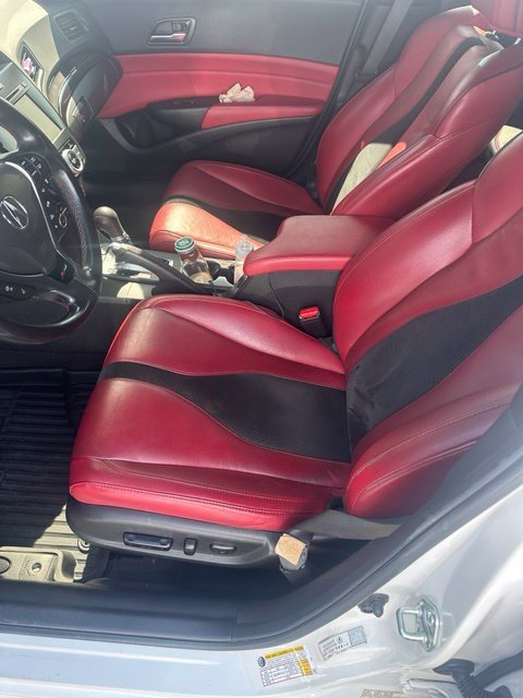 Used 2022 Platinum White Pearl Acura with Premium and A-Spec Package image 9