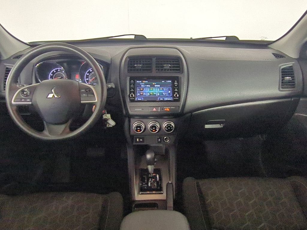 Used 2024  Mitsubishi 2.0 ES image 17