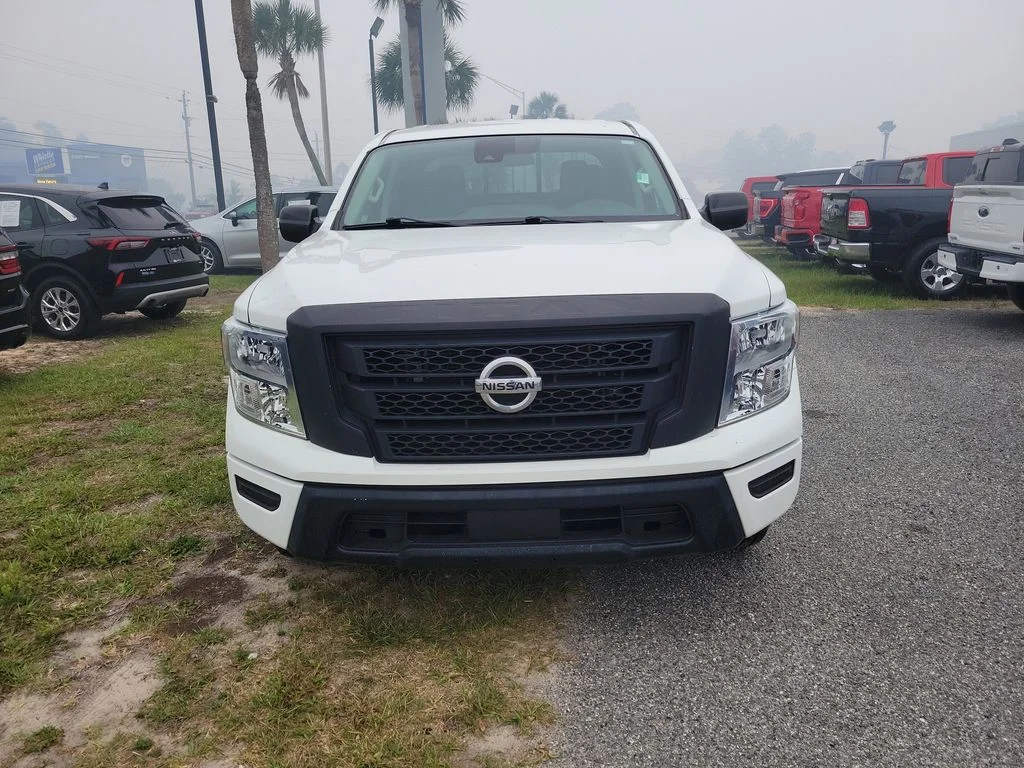 Used 2022 Glacier White Nissan S image 6