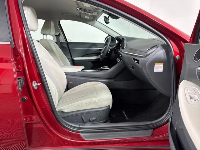 Certified Used 2023 Red Hyundai SEL image 4