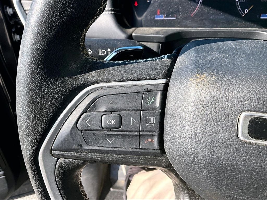 Used 2023 Silver Metallic Ford XLT image 23
